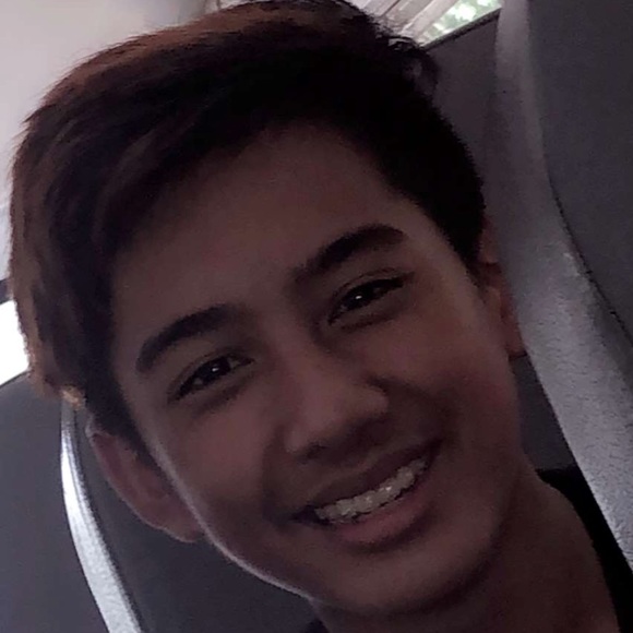 Meet your Posher, Ari - Picture 1 of 1